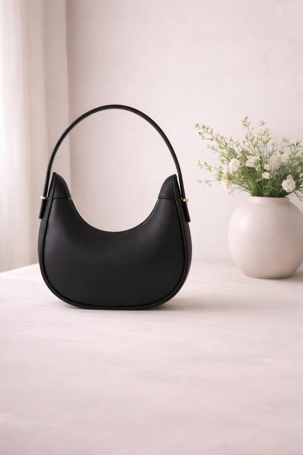 Half Moon Shoulder Bag Minimalist Elegant Handbag for Women �Black