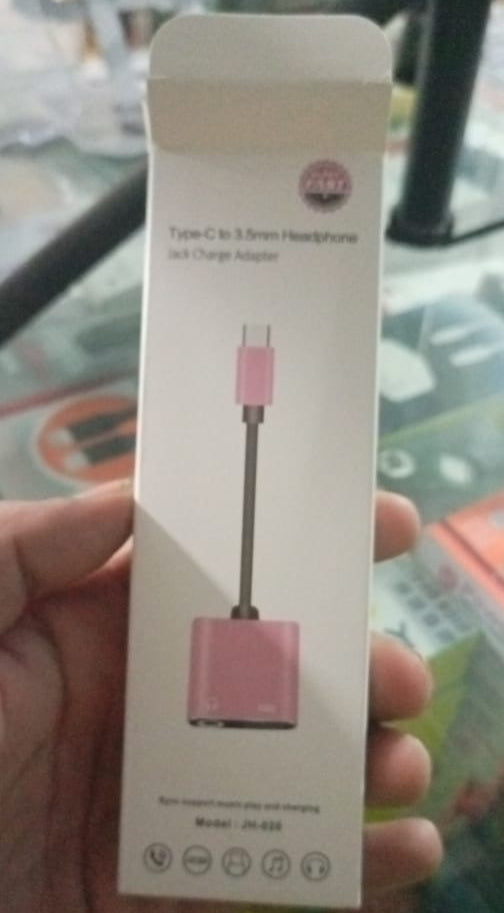 SUPEN FAST Type C To 3.5mm Headphone Jack Charge Adapter Durable Quality Easy Connectivity (Random Color)