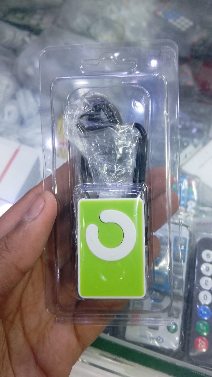 Shuffle Mini MP3 Player �Portable Music Player with SD Card Support, Handsfree Earphones & USB Charging Cable
