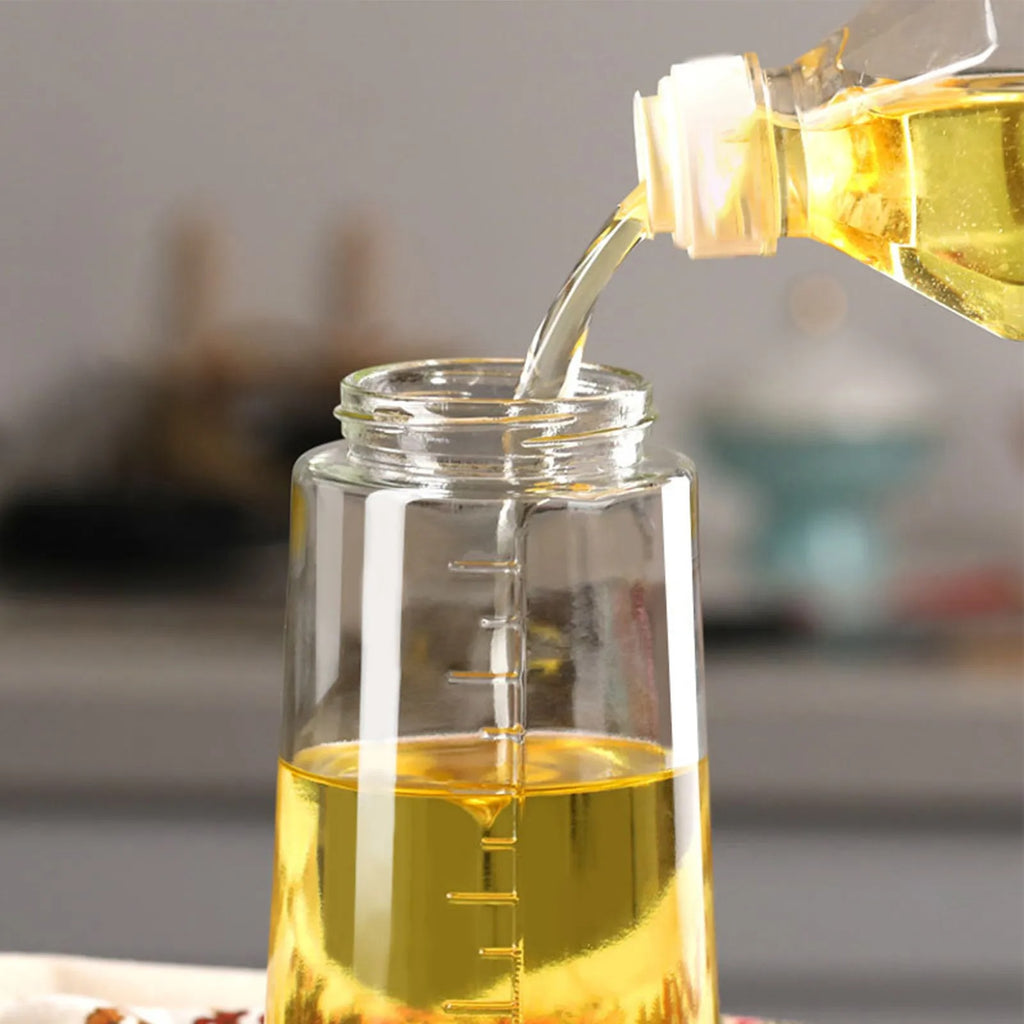 Glass Oil Bottle &amp; Dispenser Jug Dual-purpose Oil Dispenser For Pouring And Spraying, High-pressure sprayer for even oil distribution 450ml (random color)