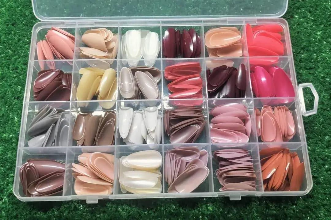 576 Pcs Multicolor Stick-On Artificial Nails Box