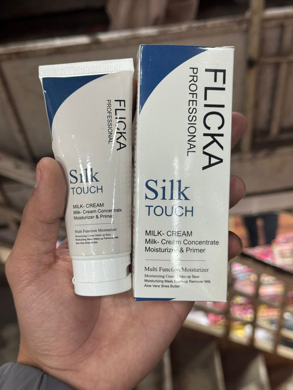 Flicka Silk Touch 3 In 1 Moisturizer And Primer For Face Providing Hydrating Care Smooth Texture Comfortable Use