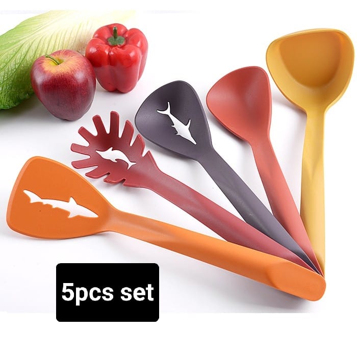 5 In 1 Spoon Set Durable Quality Stylish Design Easy To Use Perfect Choice For Kitchen (Plastic)