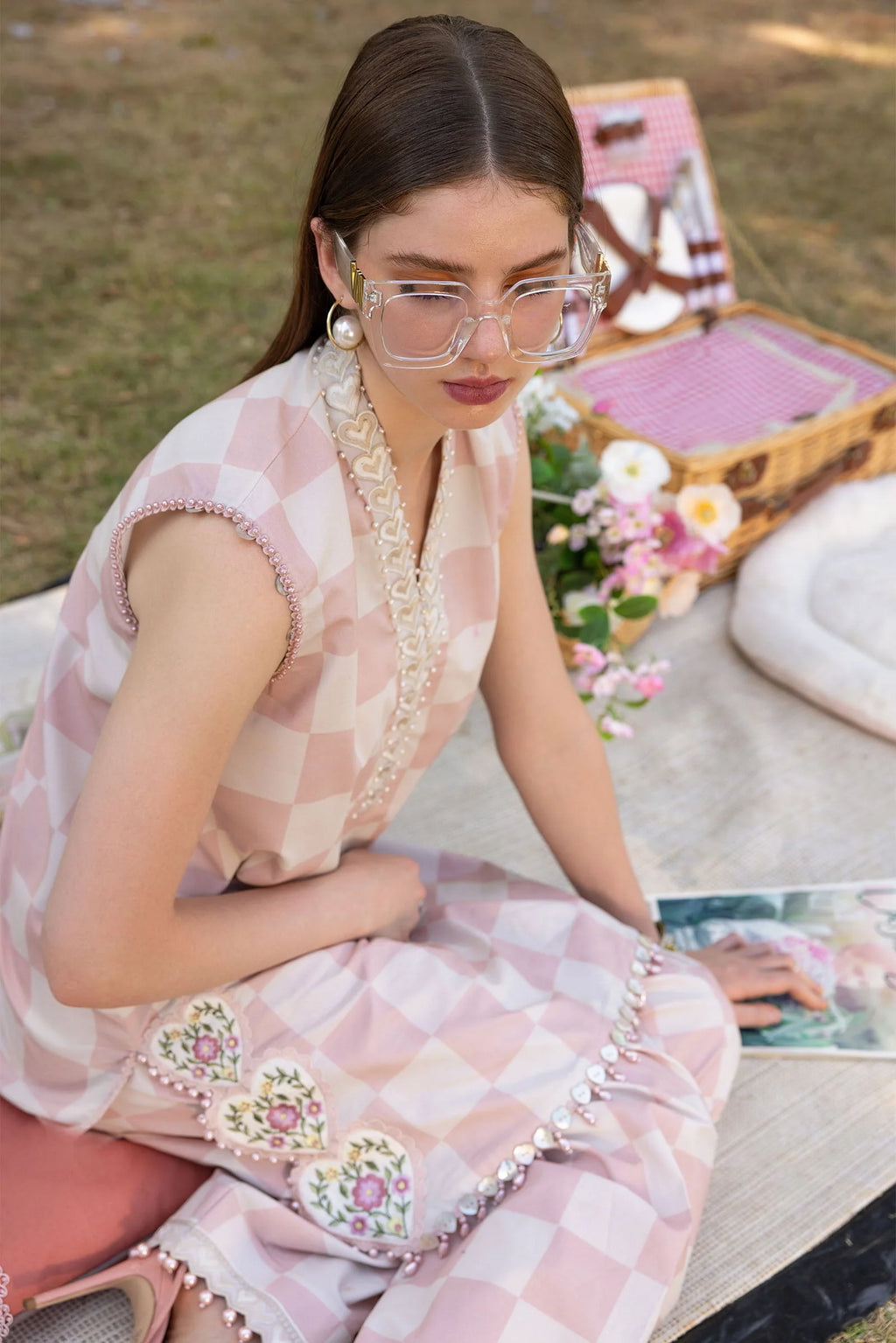 Luxury All-Over Checkerboard Print Embroidered Lawn 3Pc Unstitched Suit with Chiffon Dupatta �EID & Party Wear