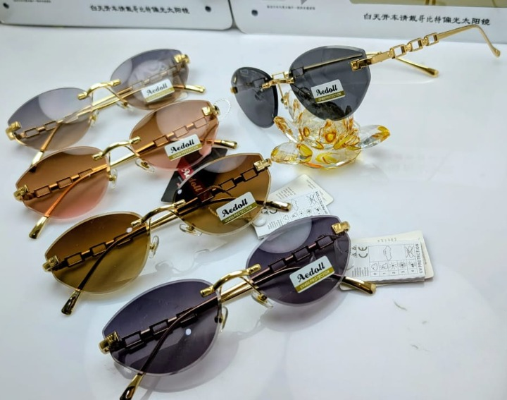 A8501 LAS Ladies Fancy Rimless Sunglasses With Gradient Lenses - Gold Frame / Black Lens