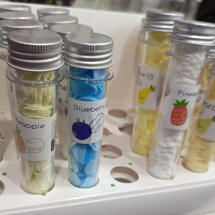 100 Pcs Disposable Flower Paper Soap With Portable Tube Multi Color Travel Sheets For Hand Washing And Outdoor Use Premium Quality (Random Color)