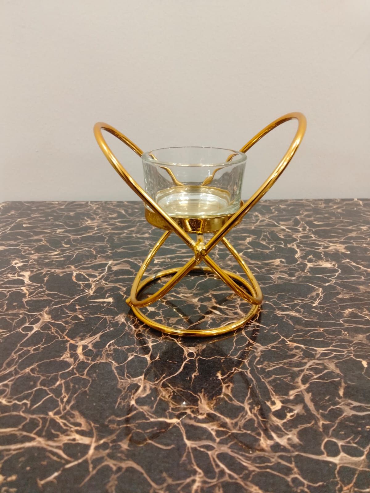 Elegant Black Candle Holder �Decorative Metal Candle Stand for Home & Table D?or Elegant Black Candle Holder �Decorative Metal Candle Stand for Home & Table D?or | Without Candle Size 9x8x11cm
