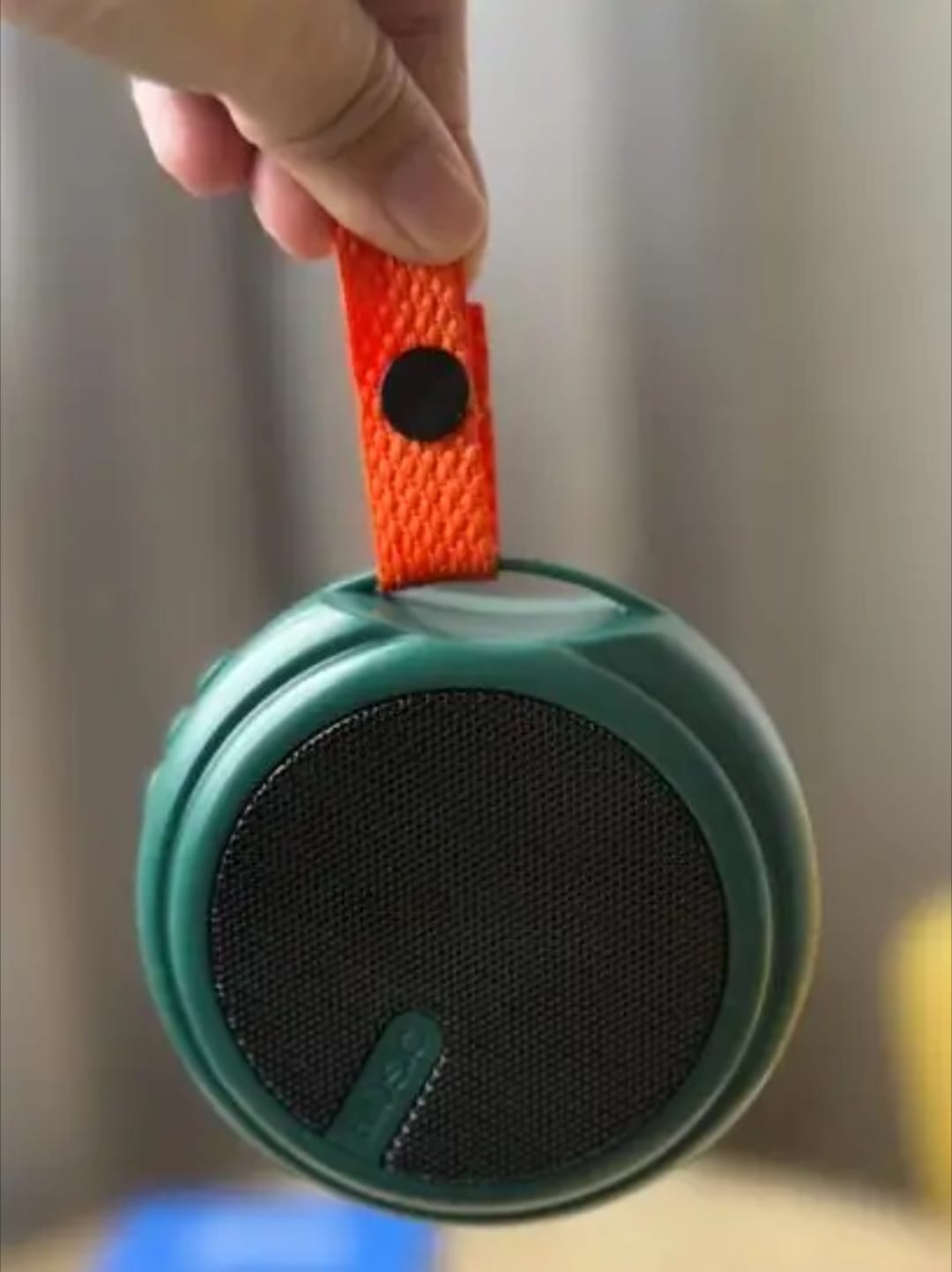X-316 Mini Bluetooth Speaker �Multi-Function Portable Wireless Outdoor Speaker with USB, TF Card & FM Radio (Random Color)
