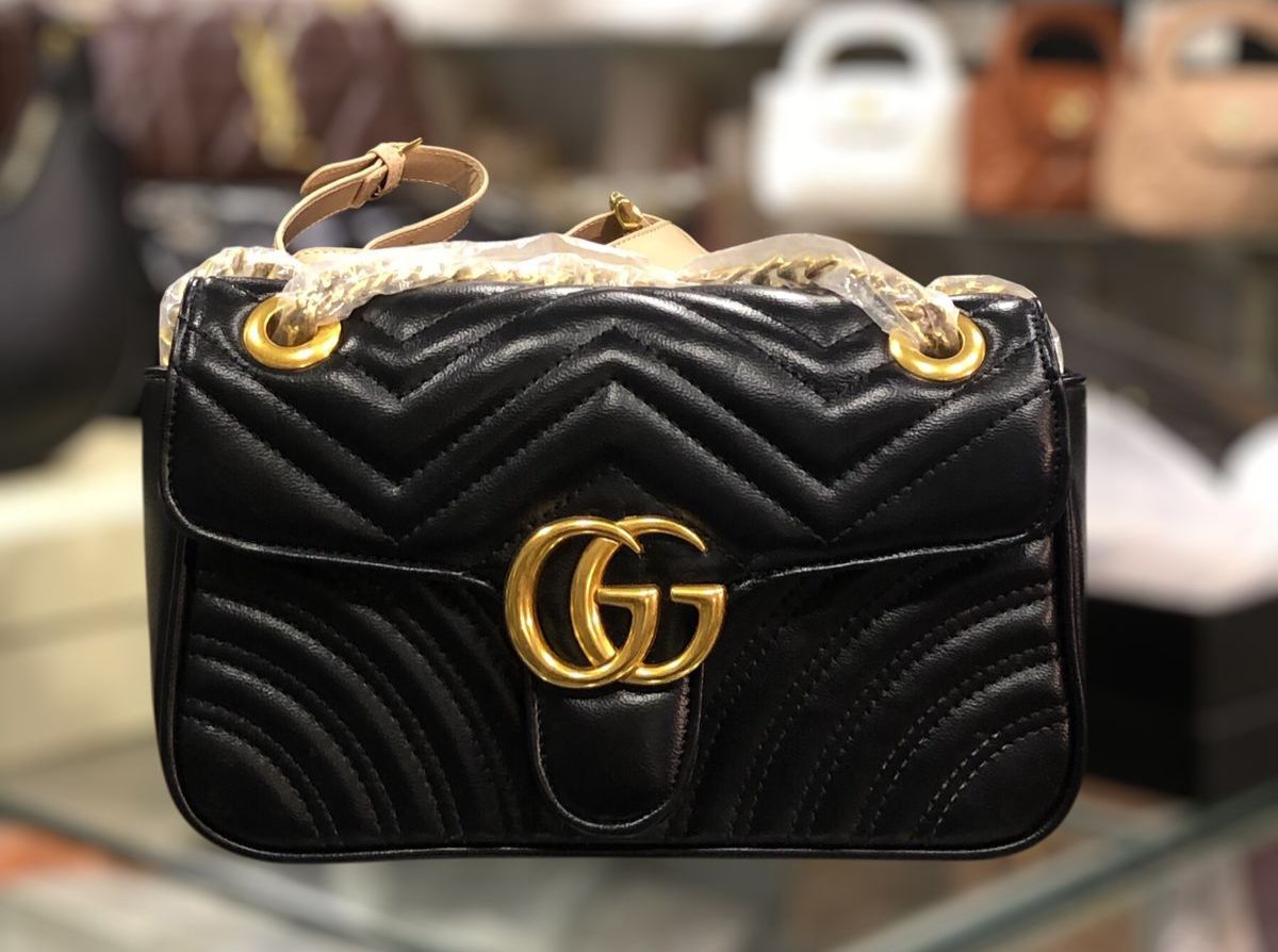 Luxury Gucci Matelass�Crossbody Bag (10 ? 7 Inches) �Stylish Black Chevron Shoulder Purse | Elegant Designer Handbag for Women (With Box)