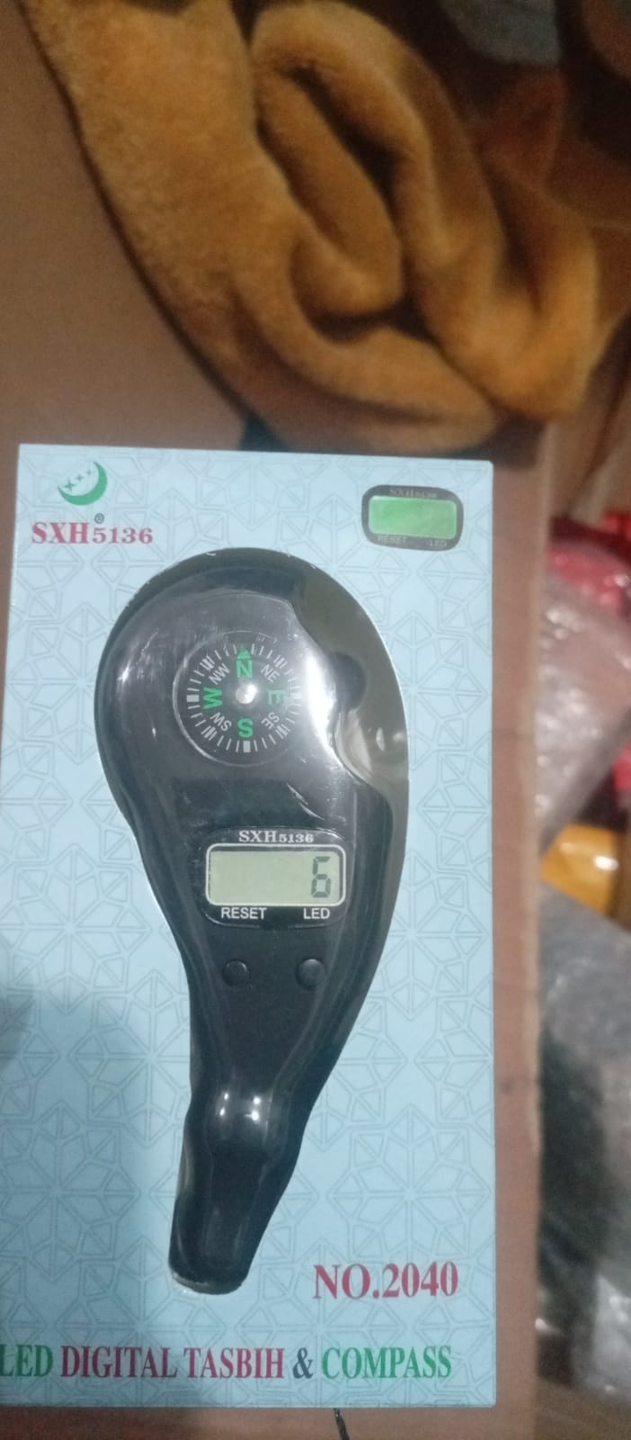Digital Counter with Qibla Compass and Rotating Prayer Beads Portable Finger Tasbeeh Japa (random color)