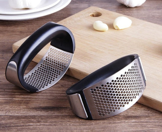 Manual Garlic Press Rocker with Handle �Stainless Steel Garlic Crusher, Squeezer, Slicer & Mincer | Easy Handheld Chopper Kitchen Gadget Tool