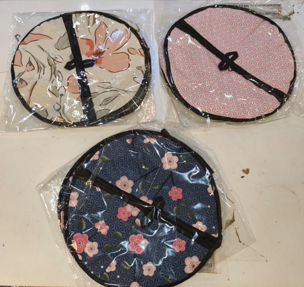 Roti Chapati Cotton Cover Bag With Round Zip Opening Keeps Rotis Fresh And Warm ( Random Design And Colour )