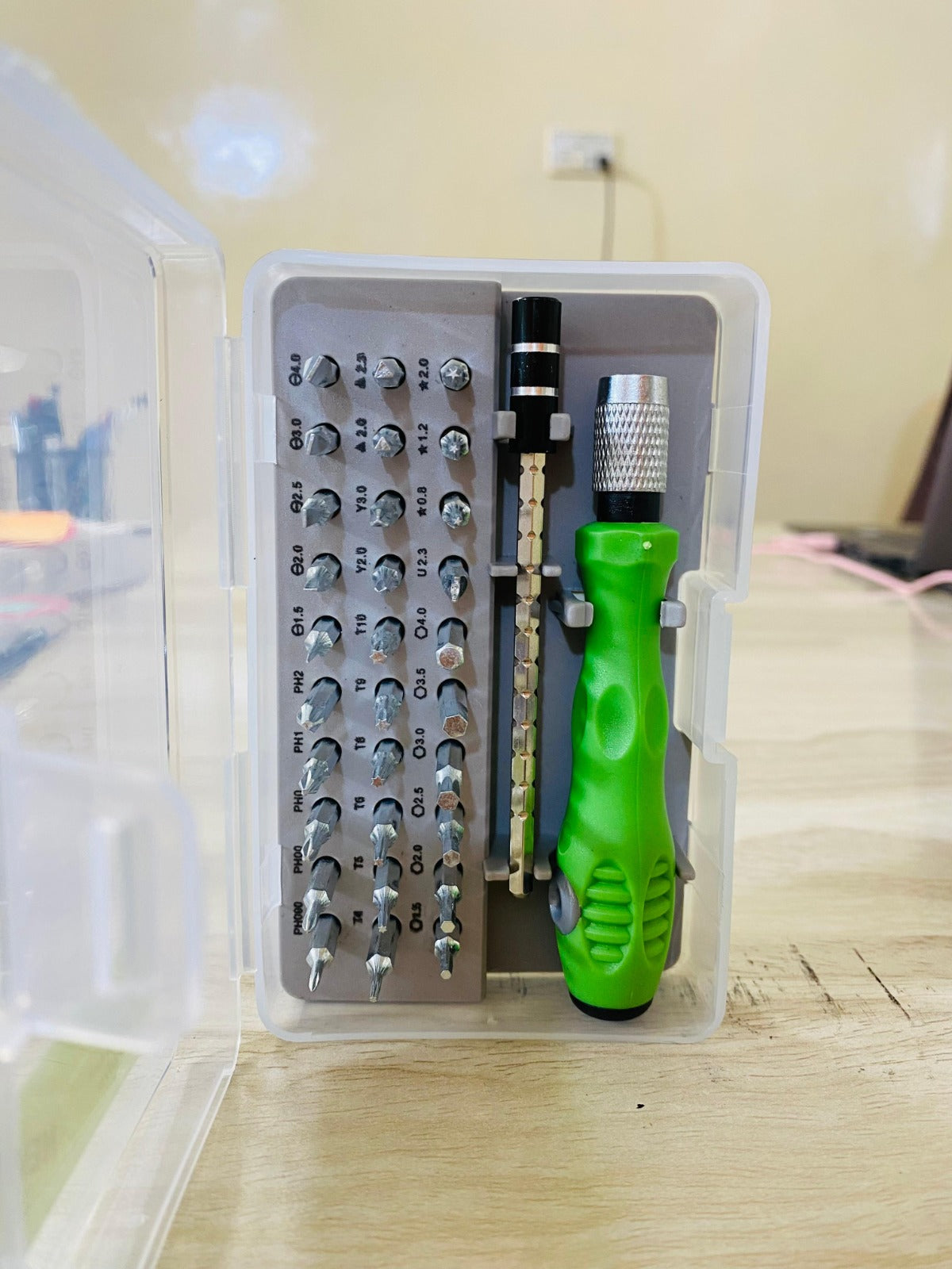 32-in-1 Precision Screwdriver Set �Multi-Bit Repair Tool Kit for Electronics & Home Use