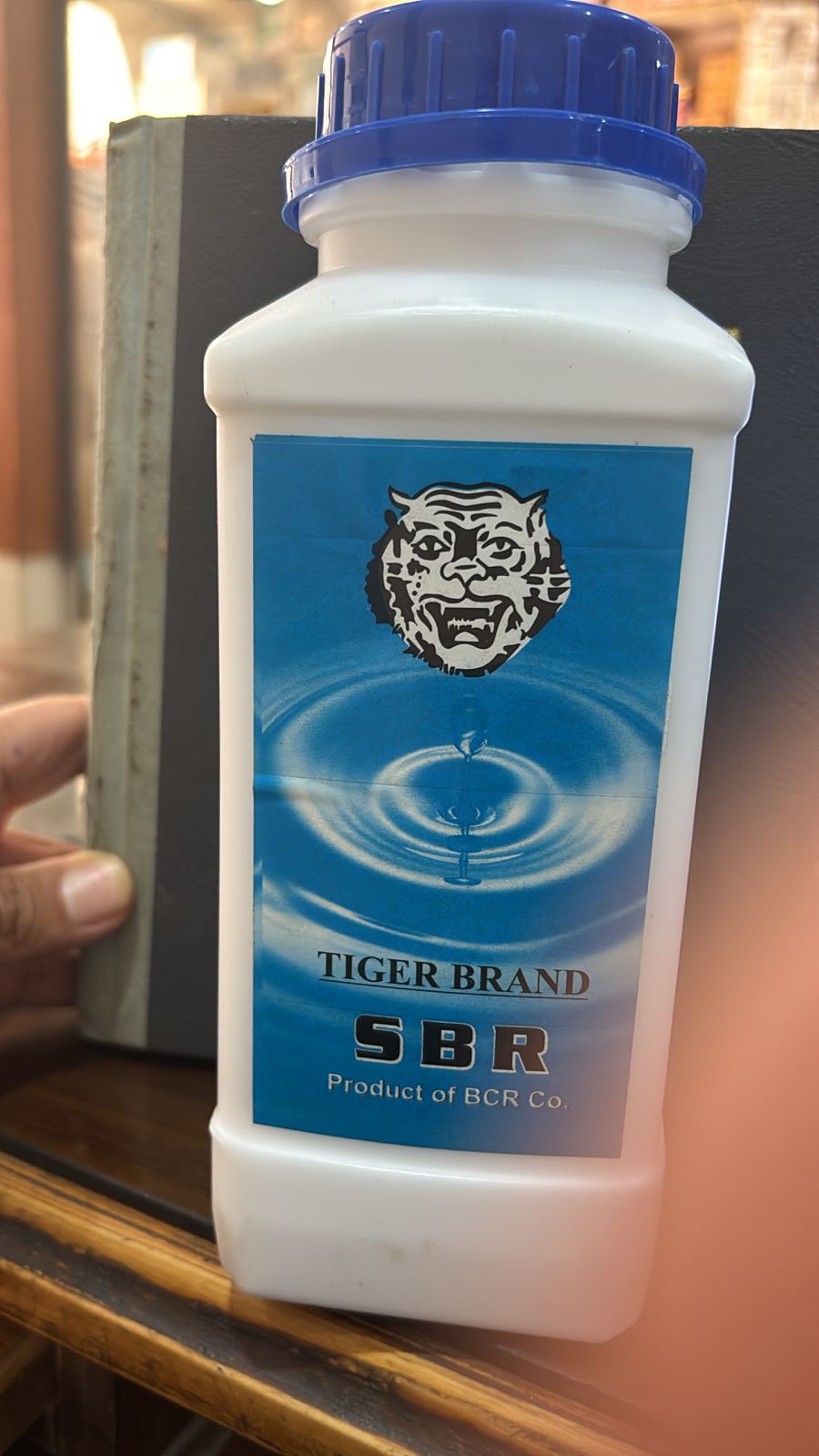 SBR High Quality Tiger Brand Waterproofing Admixture �Strong Bonding Agent for Cement & Concrete