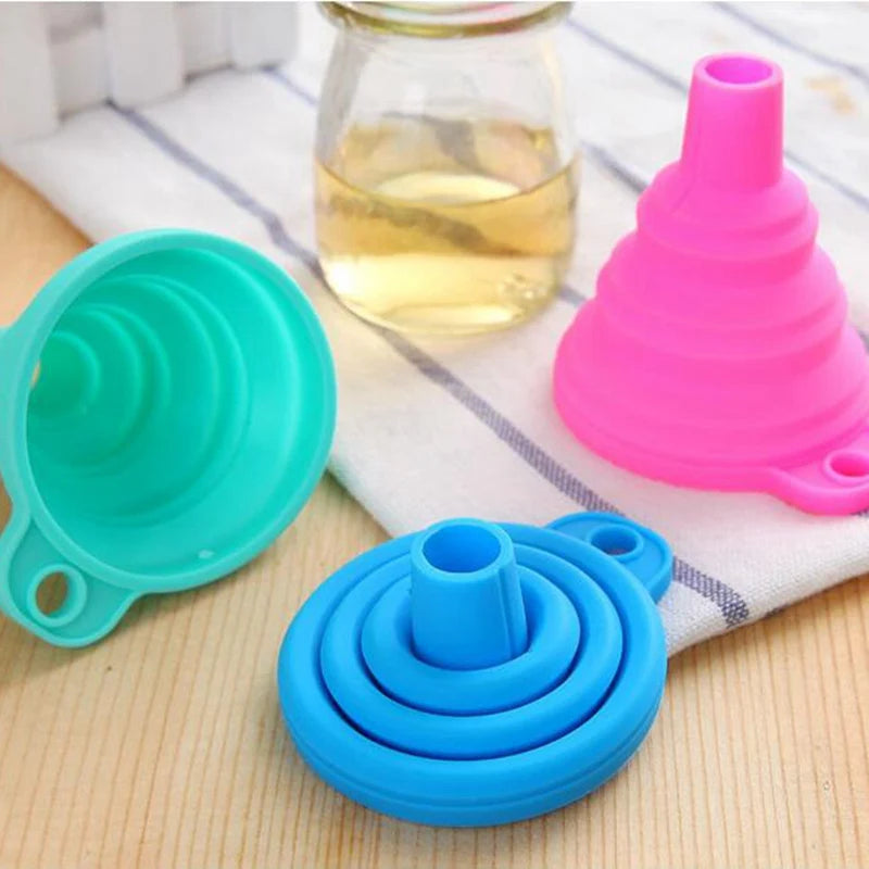 Pack of 3 Silicone Oil Funnel, Kitchen Liquid Oil Dispensing Tool (random color)