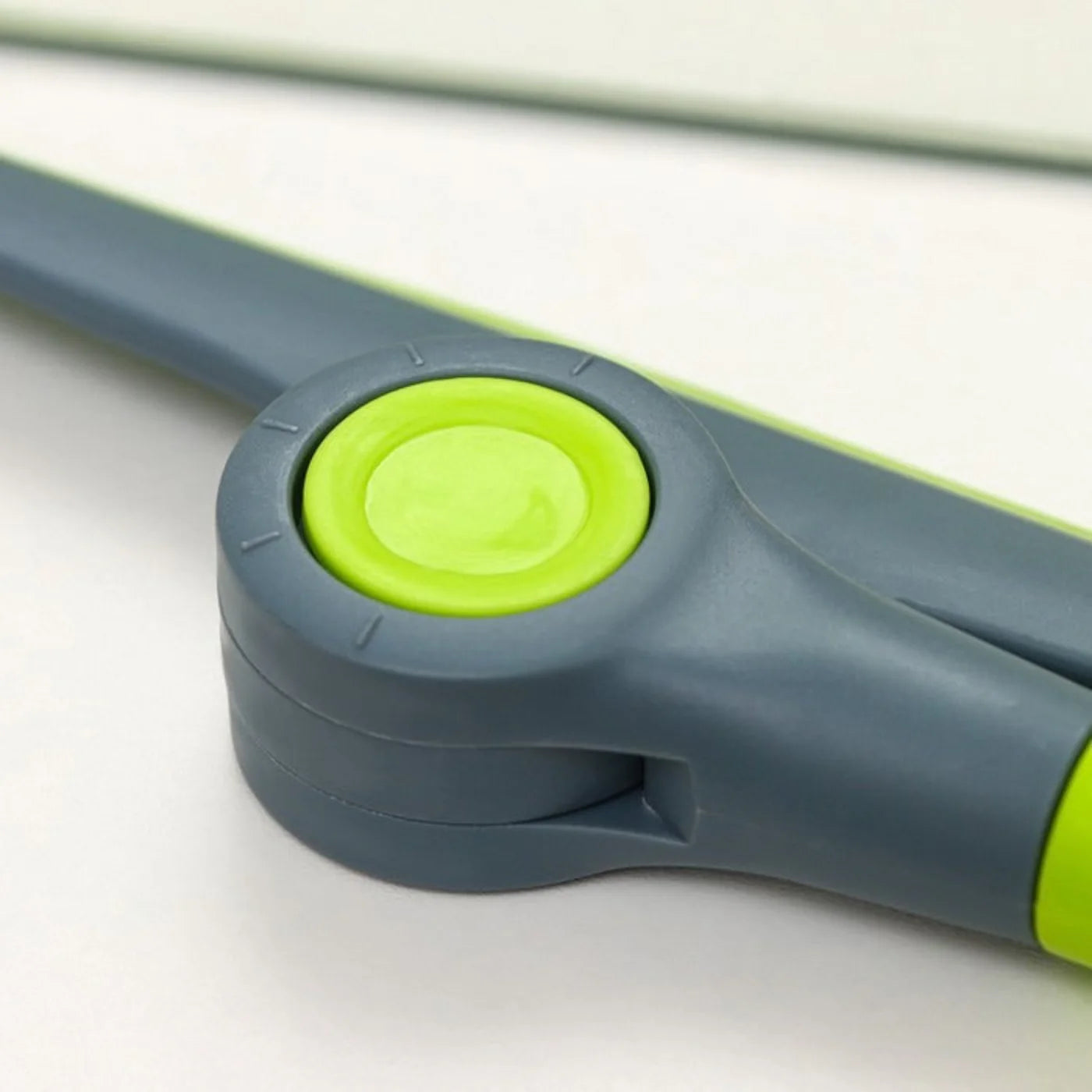 Royal Foldable Wiper with Lock �Multipurpose Window & Mirror Squeegee Tool (Green)