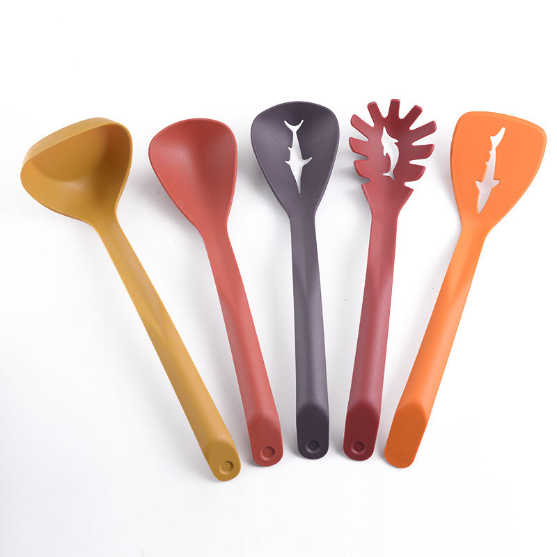 5 In 1 Spoon Set Durable Quality Stylish Design Easy To Use Perfect Choice For Kitchen (Plastic)