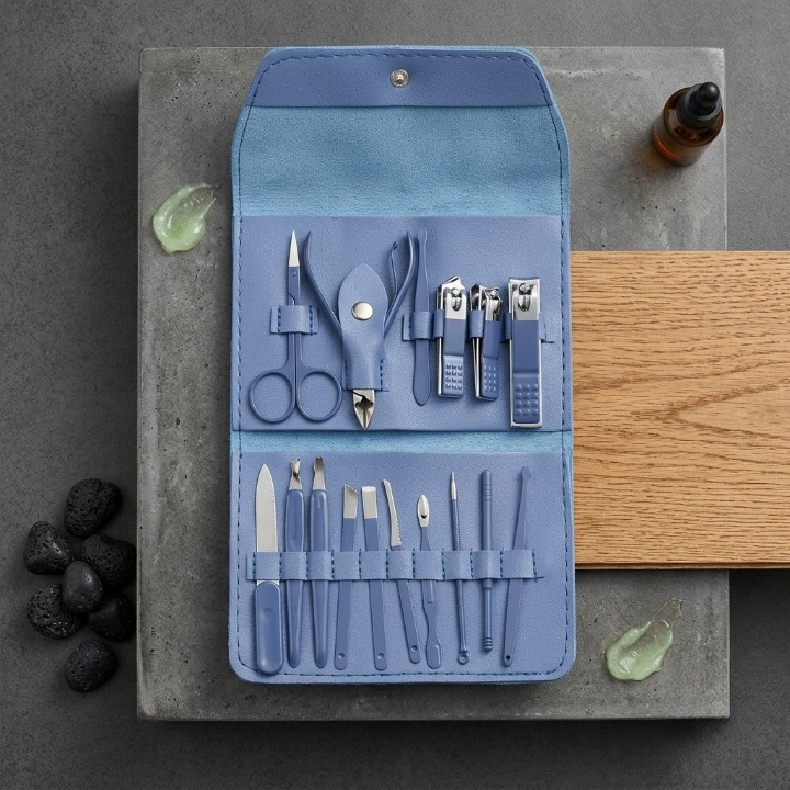 16-Piece Premium Personal Manicure & Pedicure Grooming Kit �Professional Stainless Steel Nail Clippers & Care Set with Travel Case
