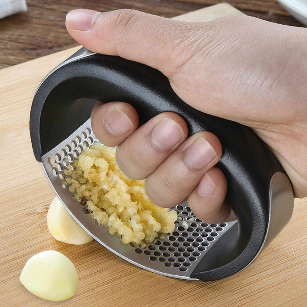 Manual Garlic Press Stainless Steel Handheld Ginger Garlic Curve Mincer Chopping (Random Color)