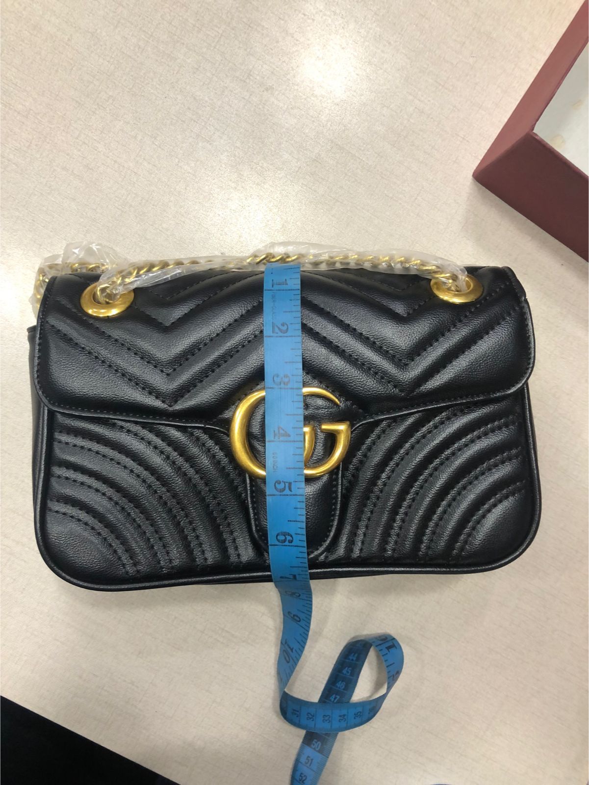 Luxury Gucci Matelass�Crossbody Bag (10 ? 7 Inches) �Stylish Black Chevron Shoulder Purse | Elegant Designer Handbag for Women (With Box)