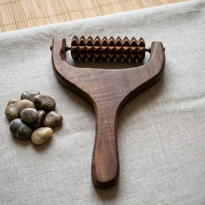 Handcrafted Wooden Scalp, Head, Neck, and Shoulder Massager �Reflexology & Acupressure Roller