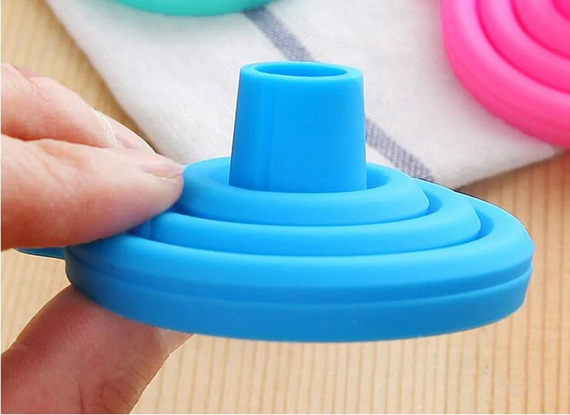 Silicone Oil Funnel, Kitchen Liquid Oil Dispensing Tool (random color)