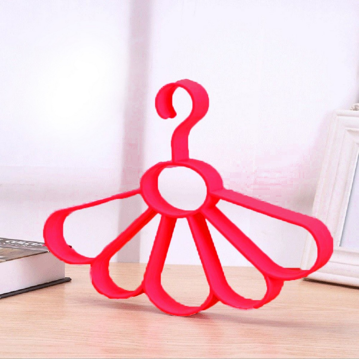 Flower Scarf Belt Hanger Multi Function Plastic Scarf Hanger 5 Holes Space Saving Organizer For Scarves Ties And Jewelry (Random Color)