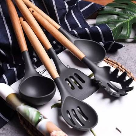 Exclusive 12 Pcs Kitchen Utensils Set