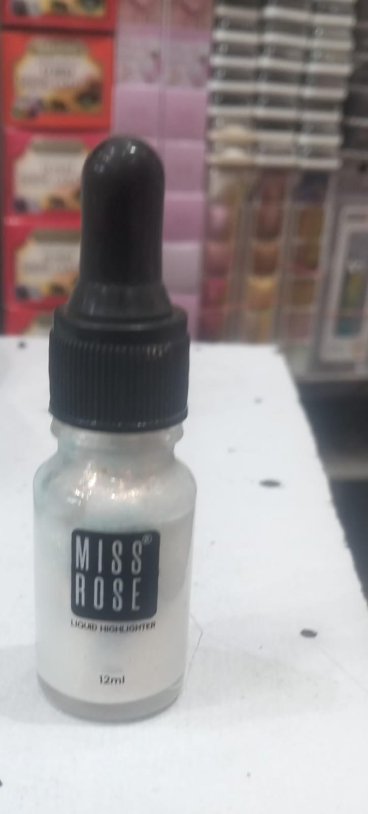 Miss Rose High Beam liquid highlighter right - silver