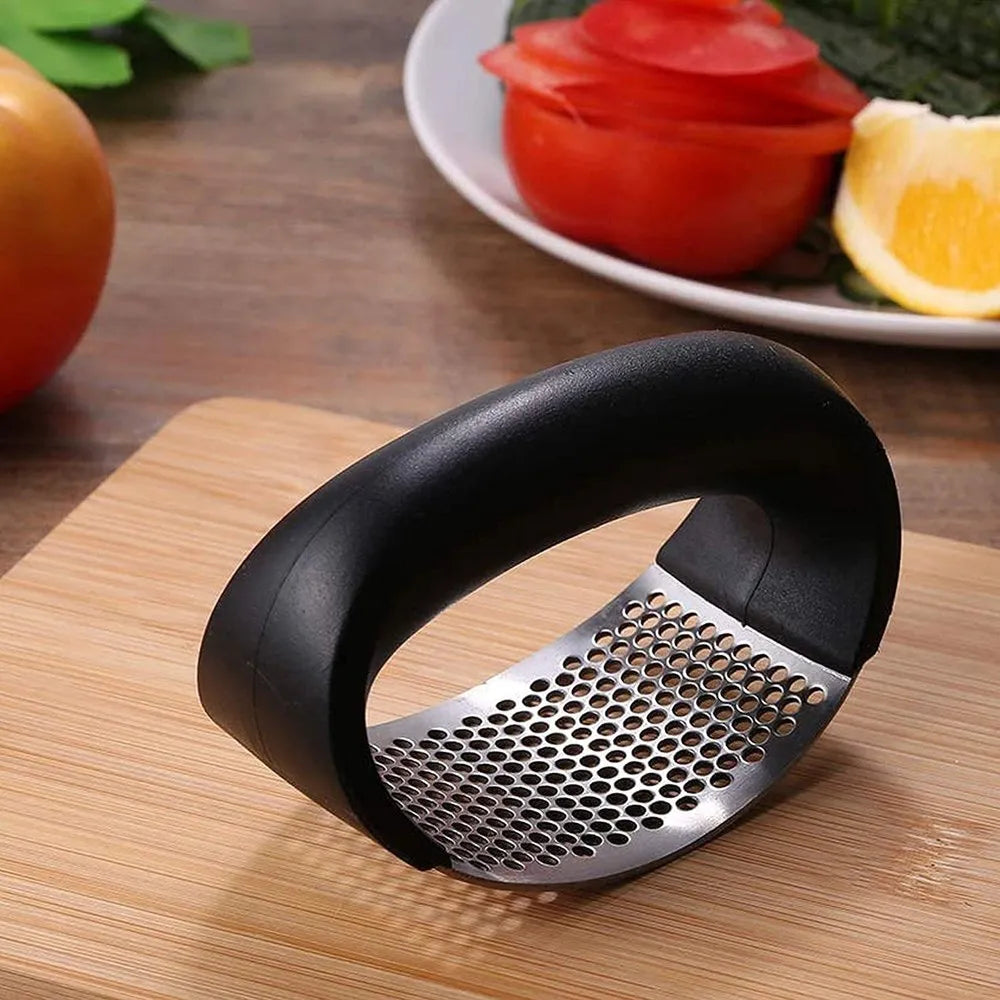 Manual Garlic Press Stainless Steel Handheld Ginger Garlic Curve Mincer Chopping (Random Color)