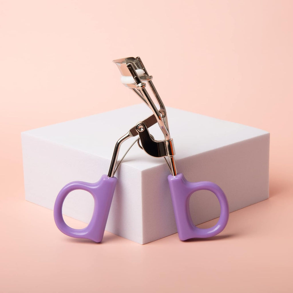 Eyelash Curler, Makeup Tool With Silicone Cushioned Curler Pad ,Creates Eye-Opening &amp; Lifted Lashes (random color)