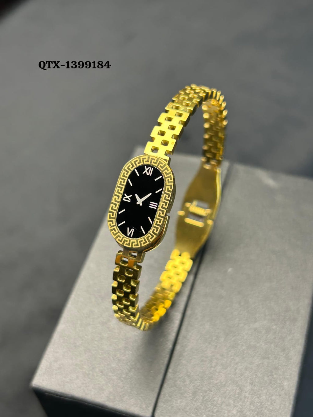 Fake Watch Handcuff Bracelet for Women �Stylish Gold Wrist Watch - QTX-184