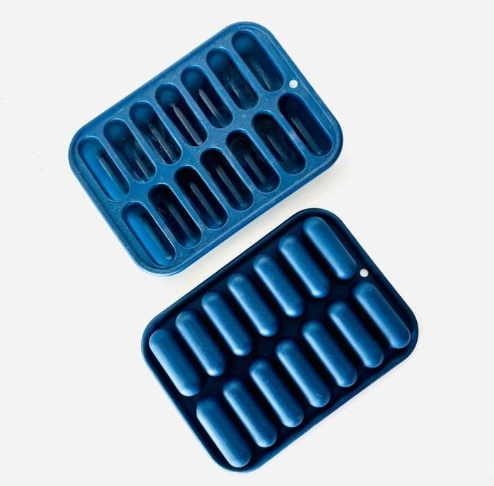 Silicone Ice Cubes Container Blue 18x12x4cm