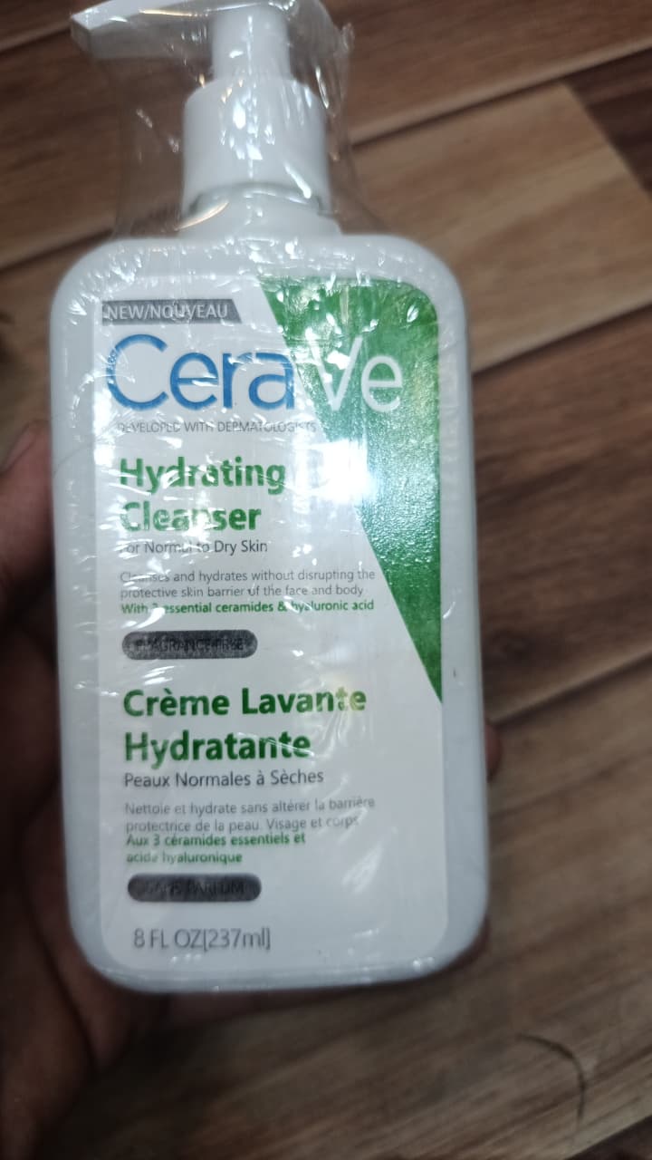 CeraVe Hydrating Cleanser with Hyaluronic Acid & Ceramides �Moisturizing Face Wash for Normal to Dry Skin (237ml)