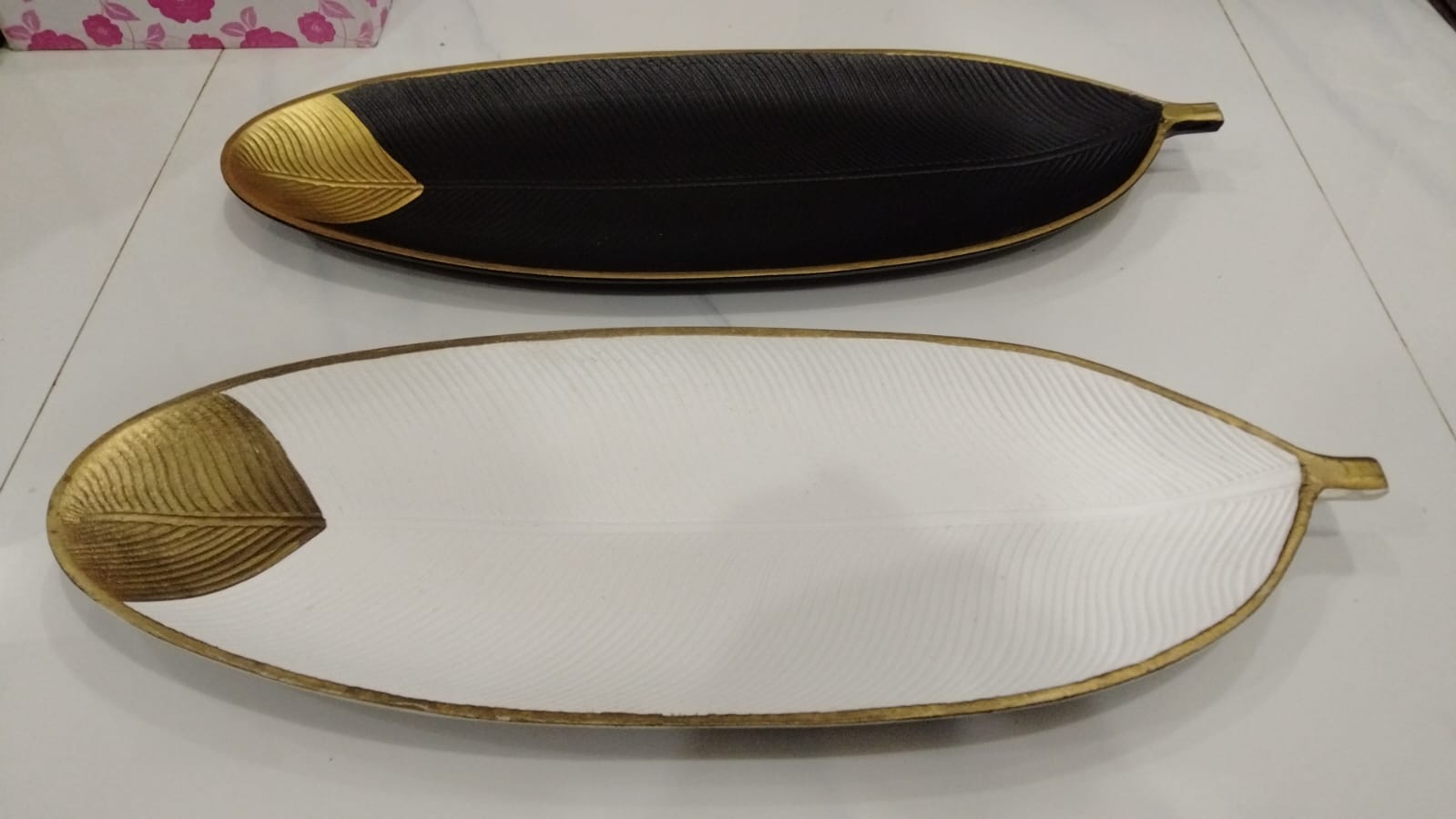 1 PCs Wooden Leaf Platter �Decorative Serving Tray for Snacks, Fruits & Table Display  | Size: 49.5 x 17.8 x 3 cm (Random Color)