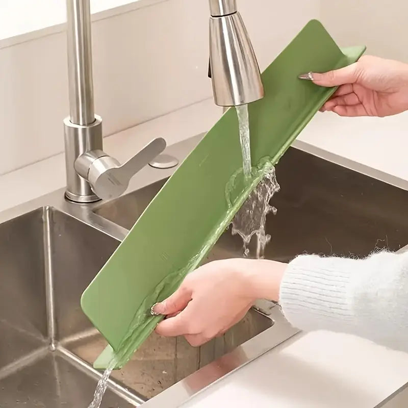 Silicon Sink Splash Guard With Suction Cups / 16 Inch Strong Suction Kitchen Sink Water Splash Guard