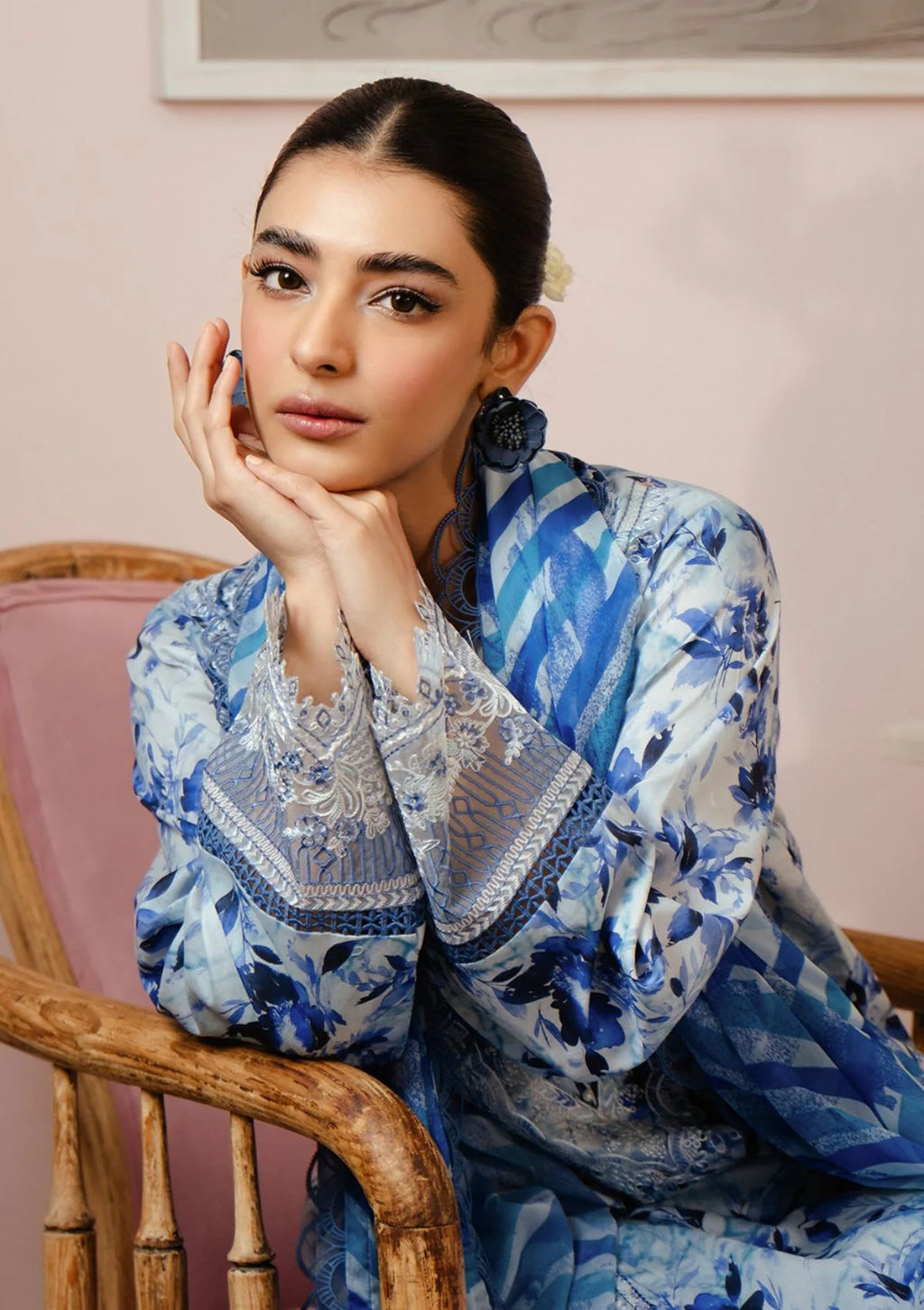 Malina Embroidered Luxury Lawn Unstitched 3Pc Suit �Ice Blue Floral Digital Print with Chiffon Dupatta