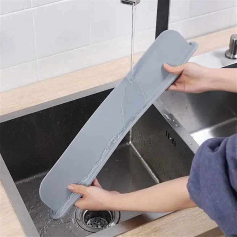 Silicon Sink Splash Guard With Suction Cups / 16 Inch Strong Suction Kitchen Sink Water Splash Guard