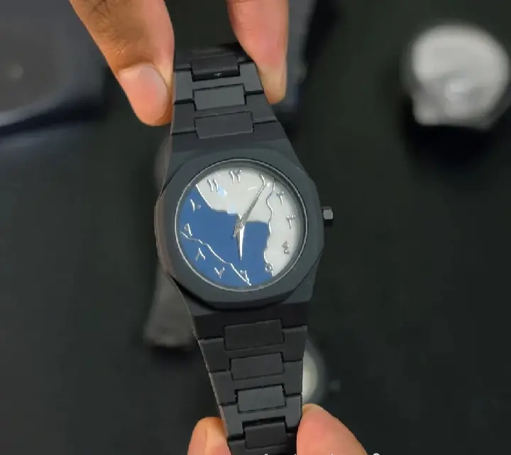 Black Aura Watch Elegant Stylish Design Strong