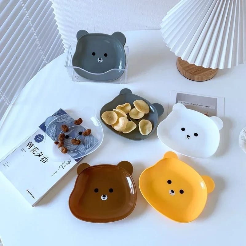 8Pcs Bear Shape Plate Set | Creative Food-Grade Plastic Plates With Stand | Random Colour