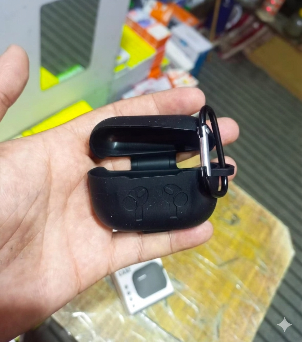 Shockproof Silicone AirPods Case - Textured Protective Skin with Keychain (Random colors)