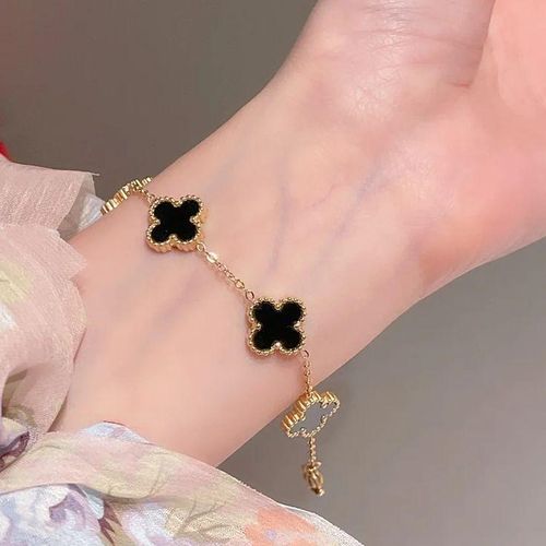 QXT-134 Clover Bracelet �Stainless Steel | Elegant & Durable Accessory