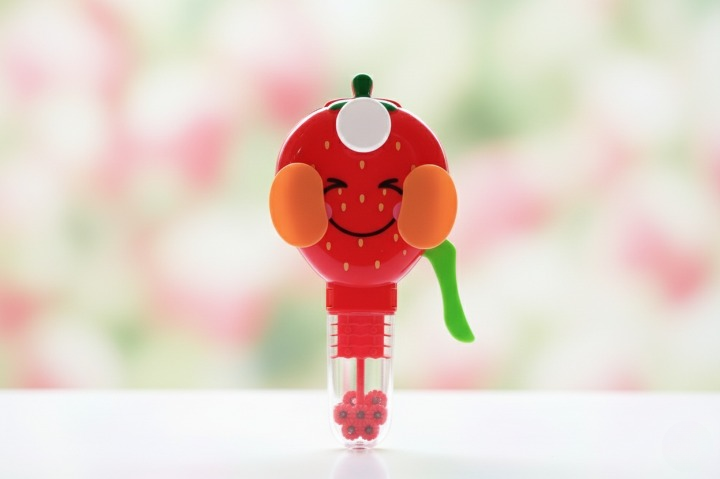 Handheld Fruit Shape Toy Fan for Kids �Cute Cartoon Design, Safe Soft Blades, Portable Mini Fan for Summer Play &amp; Cooling (Random Design)