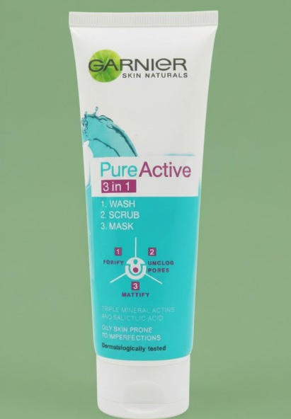 Garnier 3 in 1 Pure Active Face Wash �100ml Liquid Cleanser for All Skin Types, Deep Cleansing and Refreshing Skincare