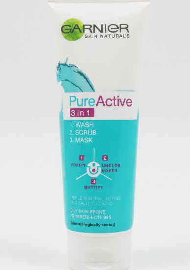 Garnier 3 in 1 Pure Active Face Wash �100ml Liquid Cleanser for All Skin Types, Deep Cleansing and Refreshing Skincare