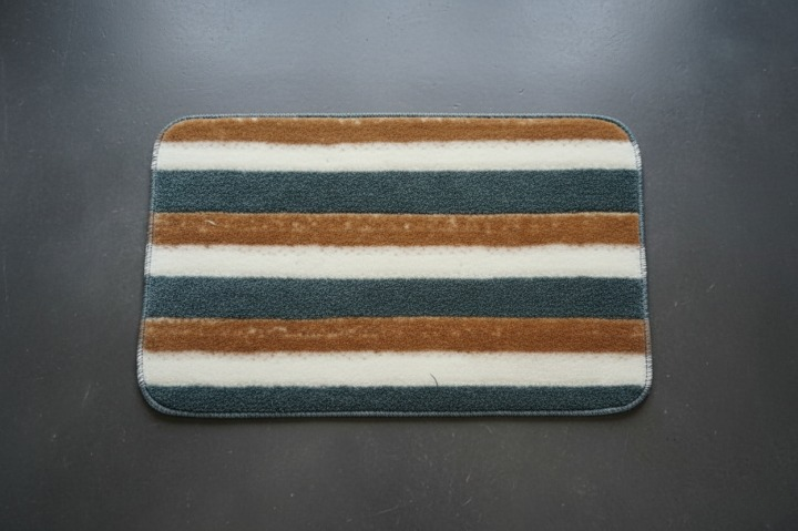 Versatile Absorbent Mat �25"x16" Ultra-Soft Microfiber Quick-Dry Mat with Non-Slip Backing for Bathroom, Kitchen, and Living Spaces ( Random Design)