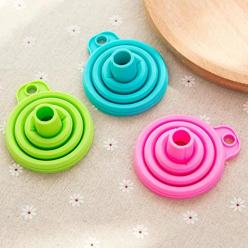 Pack of 3 Silicone Oil Funnel, Kitchen Liquid Oil Dispensing Tool (random color)