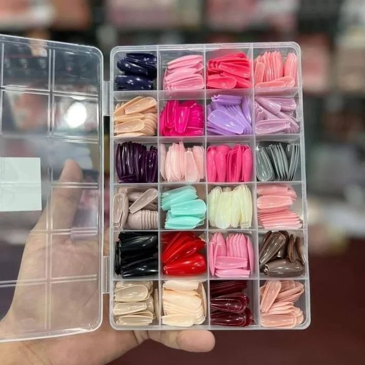 576 pcs nails with box ,Reusable Artificial nails, 24 different colours, beautiful fake nails With Glue  for Girls Women  (Random color)