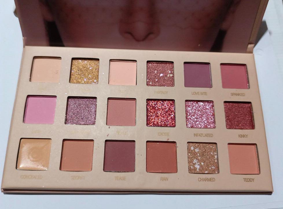 18 Shade Pearlescent Shimmer - Matte Waterproof NUDE Eyeshadow Palette