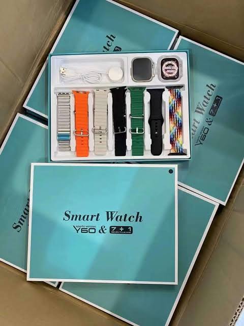 Y60 ULTRA  7 IN 1 Smart Watch (Random color)